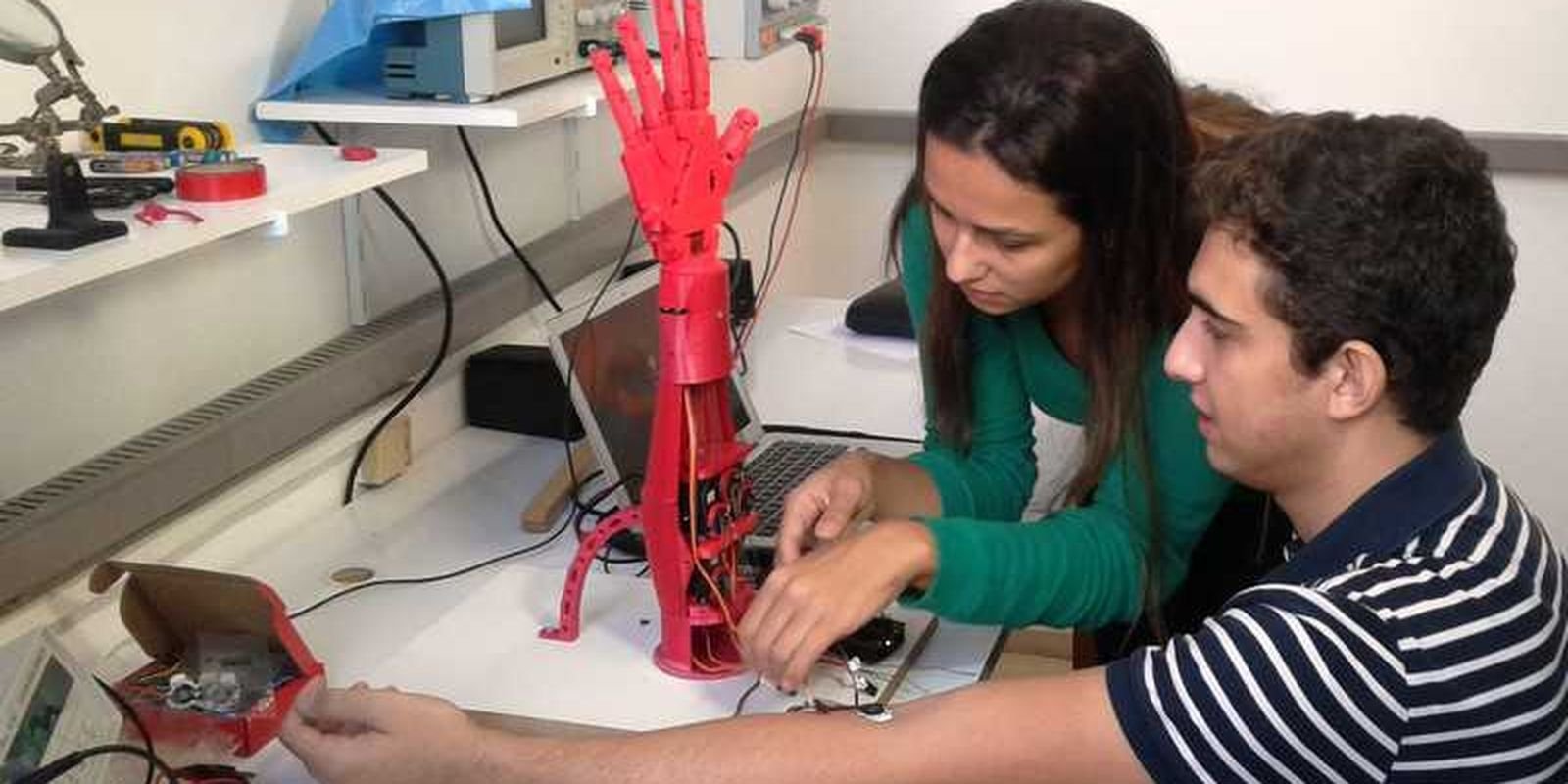 Estudo da CNI aponta 16 profissões do futuro na indústria - MUSSICOM