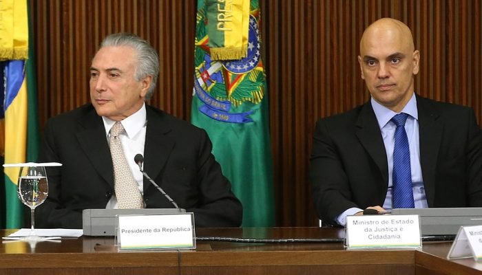1024px-Temer_realiza_primeira_reuniao_ministerial_apos_posse_1041394-310816vac0077_1.jpg