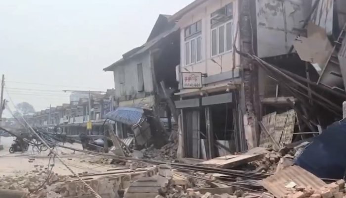 1743439571_Destruicao-em-Mianmar-depois-de-terremoto-atingir-o-pais.jpg