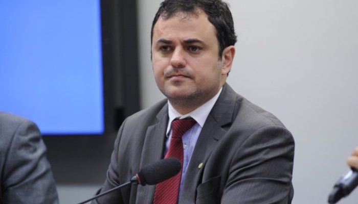 1745399678_deputado-glauber-braga.jpg