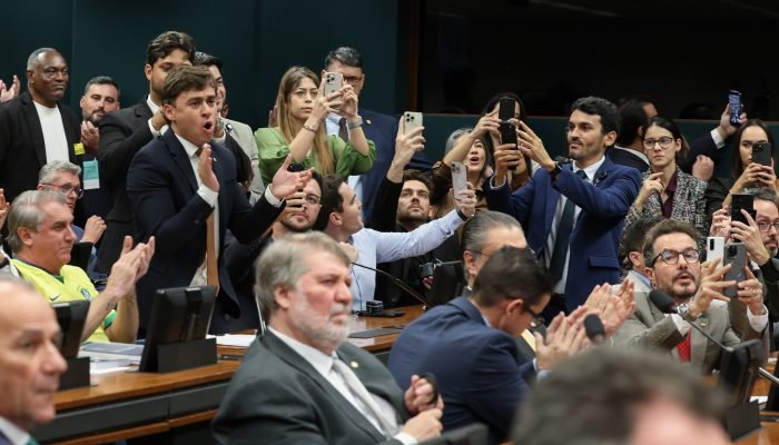 1781160778_como-votou-deputado-pec-maioridade-penal-ccj.jpg