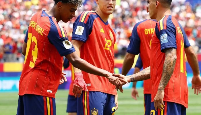 1783687551_yamal_porro_e_cubarsi_espanha_copa_2026.jpg