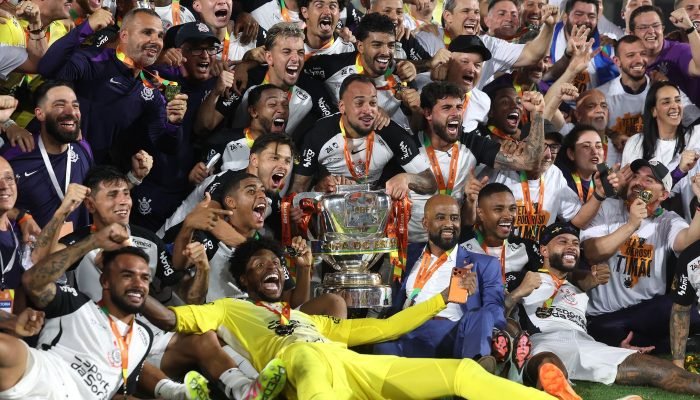 2025-12-21t233352z_368740486_up1elcl1tgeo3_rtrmadp_3_soccer-brazil-vas-cor.jpg