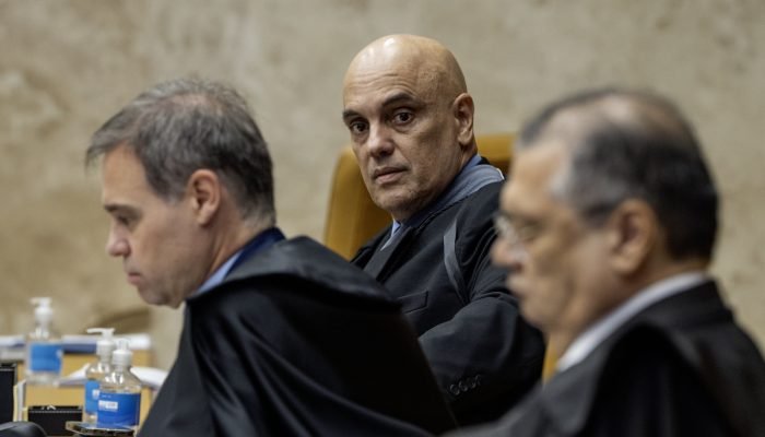 Alexandre-de-Moraes-Andre-Mendonca-e-Flavio-Dino.jpg