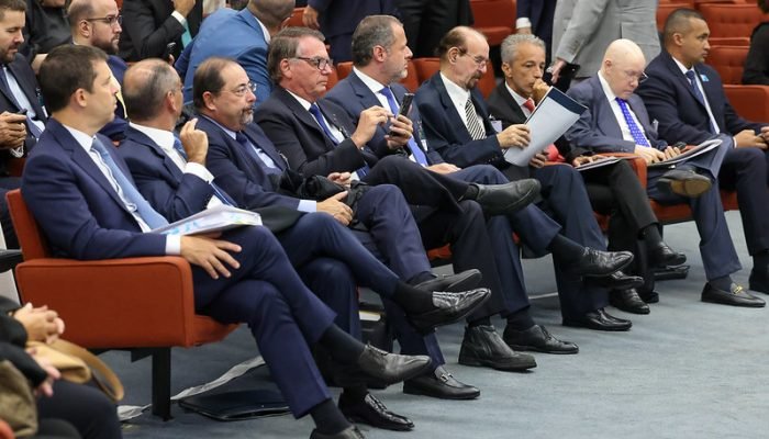 Bolsonaro-e-advogados.jpg