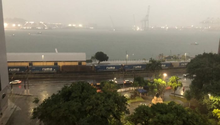 CHUVA-FORTE-SANTOS-3.jpeg