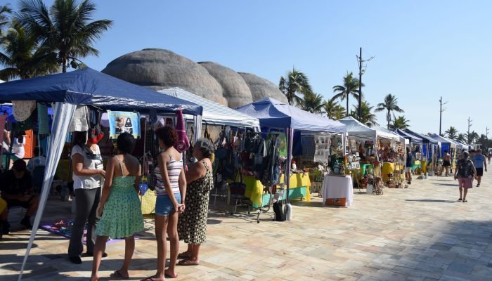 FEIRA-DE-ARTESANATO-PRAIA-GRANDE.jpg