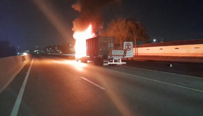 INCENDIO-EM-CARRETA-29072026.jpg