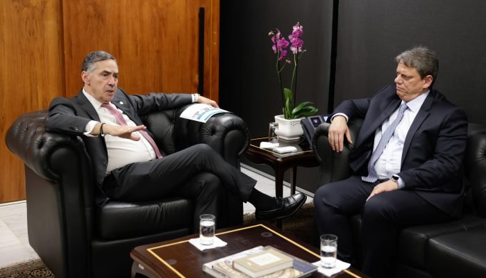 Luis-Roberto-Barroso-Tarcisio-de-Freitas.jpg