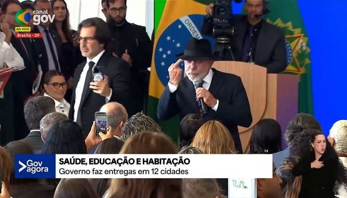 Lula-dedo-do-meio-YouTube.jpg