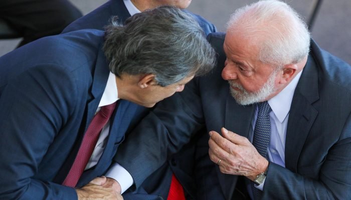 Lula_Haddad-palanque-SP.jpg