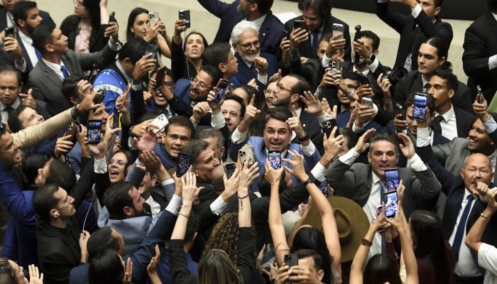 Oposicao-comemora-derrubada-de-veto-da-dosimetria-1.jpg