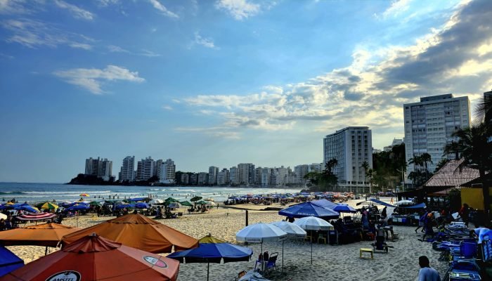 PRAIA-DE-PITANGUEIRAS-GUARUJA-1.jpg