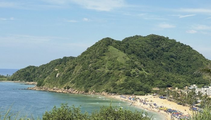 PRAIA-DO-TOMBO-GUARUJA.jpg