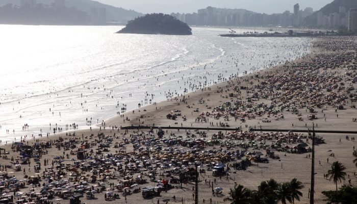 Praias-lotadas-2-arquivo-Foto-MARCELO-MARTINS-PPMS-.jpeg.jpeg