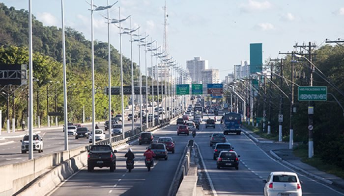 TRANSITO-EM-PRAIA-GRANDE.jpg