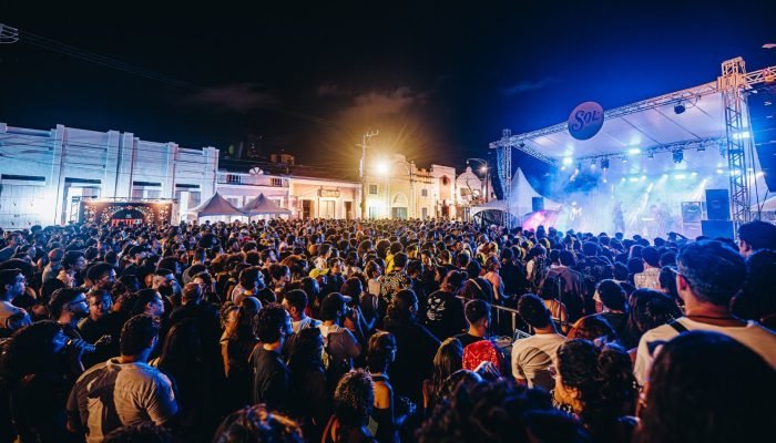 Terno-Rei-Tuyo-e-Black-Pantera-estao-no-line-up-do-Festival-DoSol-2025-Foto-Luana-Tayze.jpg