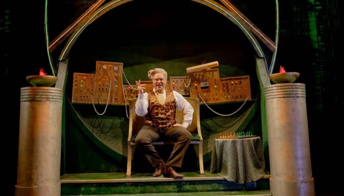 Tiago-Abravanel-assume-o-papel-do-Magico-de-Oz-em-temporada-especial-de-Wicked.jpg
