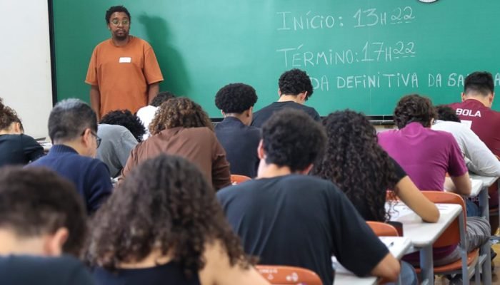 VESTIBULAR-CECILIA-BASTOS-USP-IMAGENS.jpg
