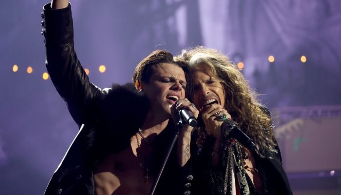 Yungblud-Steven-Tyler-GettyImages-2234224001.jpg