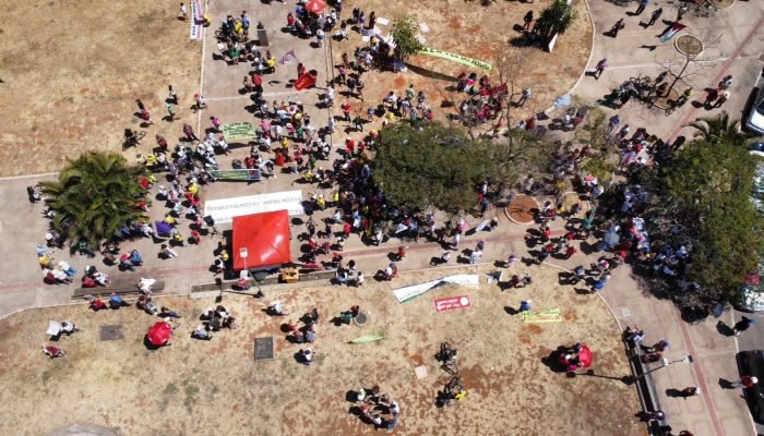 atos-de-esquerda-2.jpg