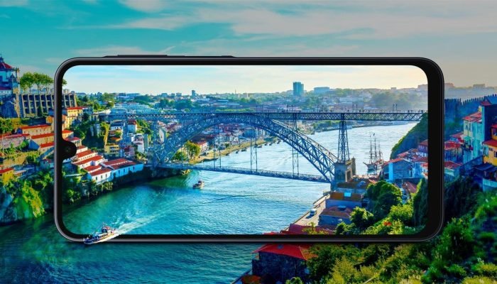 br-feature-crisp-colors-and-details-come-alive-on-a-6-7-display-544286932.jpeg