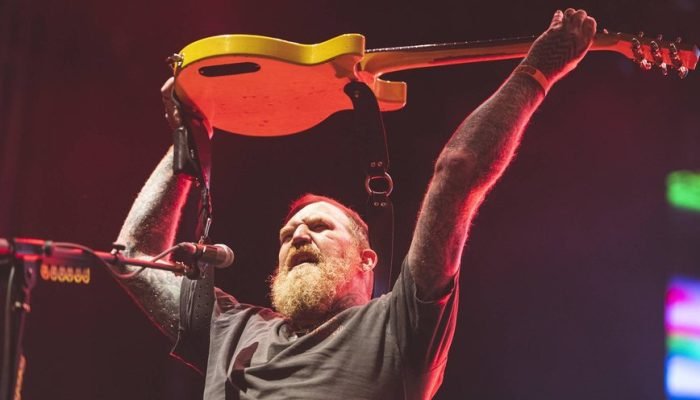 brent-hinds-mastodon-2022-foto-mariano-regidor-redferns_widelg.jpg
