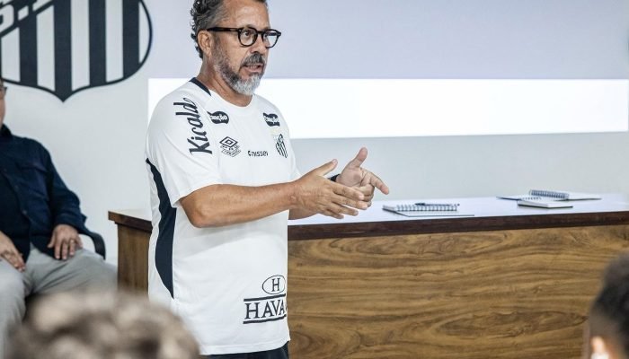 cleber_xavier_contrato_tecnico_santos.jpg