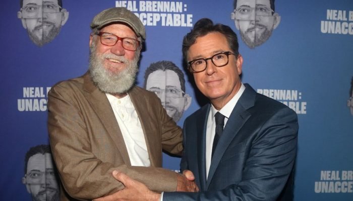 david-letterman-e-stephen-colbert-gettyimages-1339370781_widelg.jpg