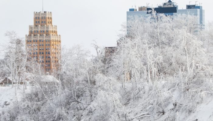eua-neve-cataratas-niagara-24-01-2025-foto-Julio-Cesar-Rivas-efe.jpg
