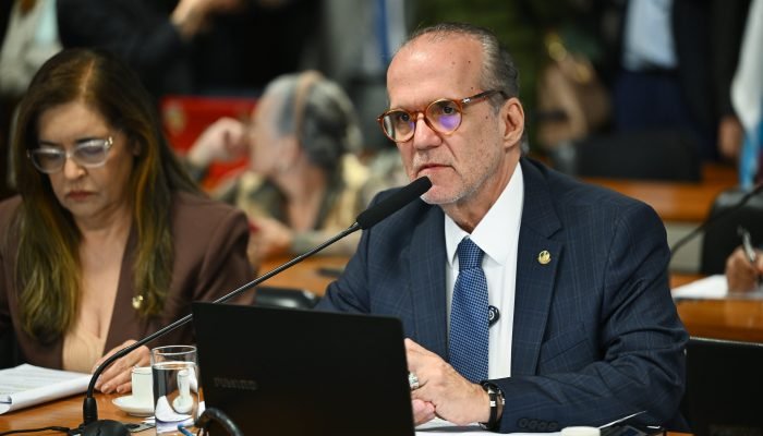 fernando-dueire-relator-piso-medicos.jpg
