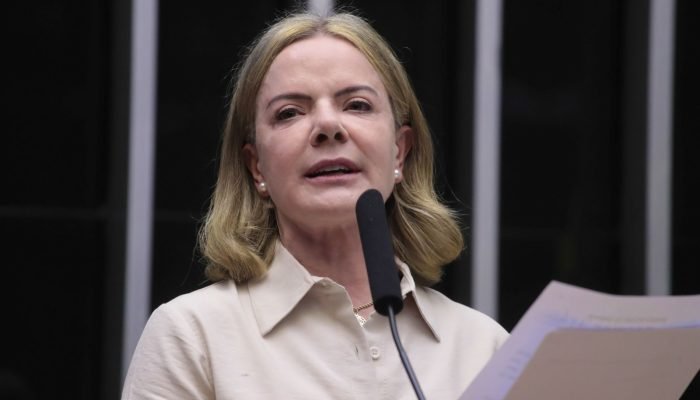 gleisi-hoffmann.jpg