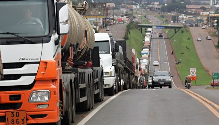 greve-caminhoneiros-para-brasil.jpg