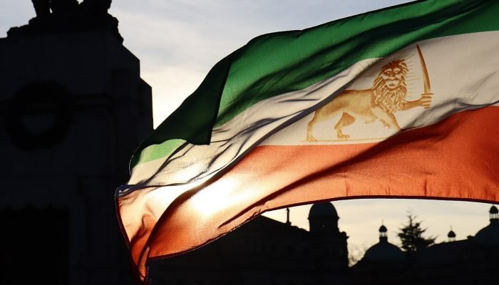 ira-fifa-oposicao-bandeira.jpg