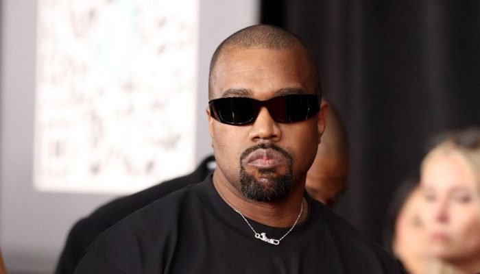 kanye-west-e-processado-apos-usar-musica-de-artista-alema-sem-autorizacao_widelg.jpg