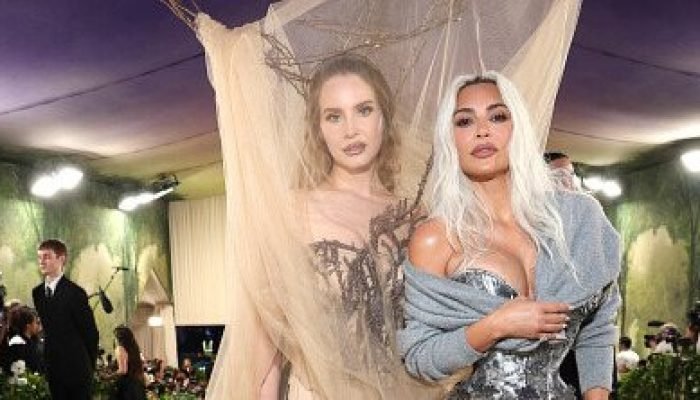 lana-del-rey-e-kim-kardashian_gettyimages-2151796393_widelg.jpg