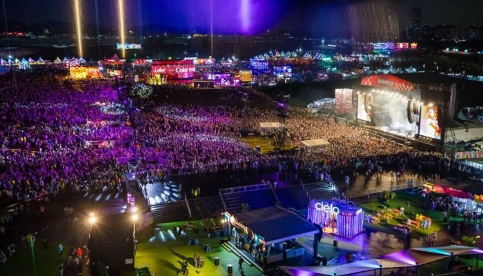 lollapalooza_widelg.jpg