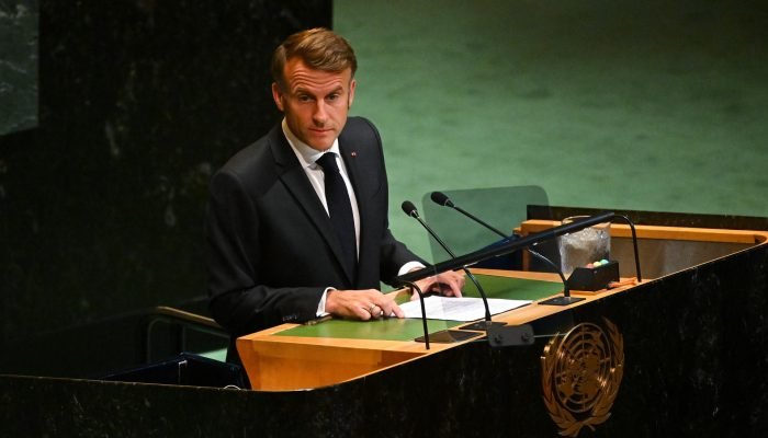 macron-barrado-em-ny.jpg
