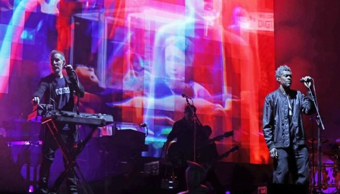 massive-attack-gettyimages-2218994906_widelg.jpg