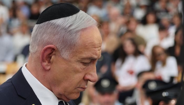 netanyahu-cerimonia-soldados.jpg