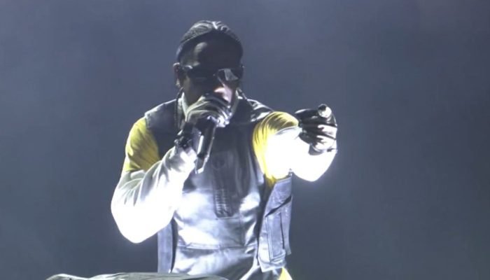 no-dia-do-hip-hop-do-the-town-travis-scott-faz-show-de-rockstar_widelg.jpg