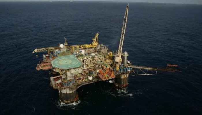 petrobras-diz-que-petroleo-em-frente-a-cidade-de-santos-e