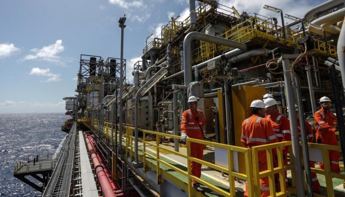 petrobras-plataforma-p66-santos-foto-antonio-lacerda-efe.jpg