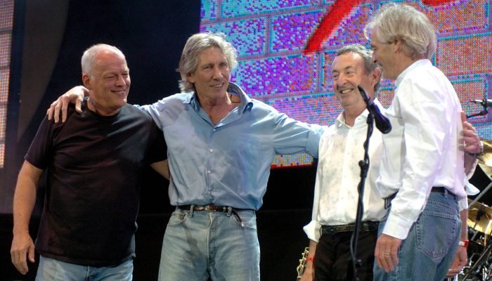 pink-floyd-2005-live-8-foto-Jon-Furniss-WireImage-112417438.jpg