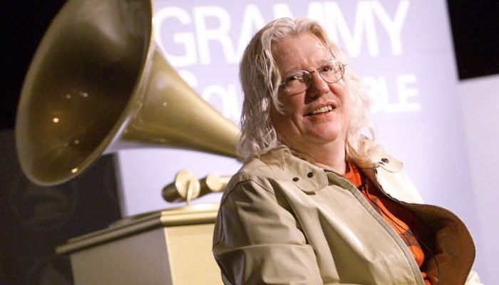 produtor-de-bohemian-rhapsody-roy-thomas-baker-morre-aos-78-anos-2255211_x7173255615_widelg.jpg