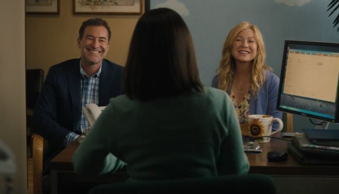 quando-estreia-o-3o-episodio-de-uma-familia-perfeita-minisserie-do-disney_widelg.jpg