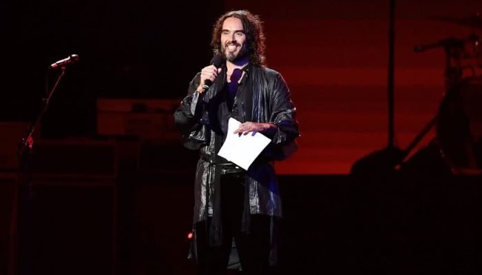 russell-brand-photo-by-amy-sussman-getty-images-1_widelg.jpg