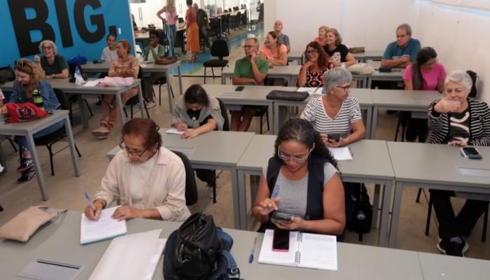 santos-curso-tecnologico-idosos.jpg