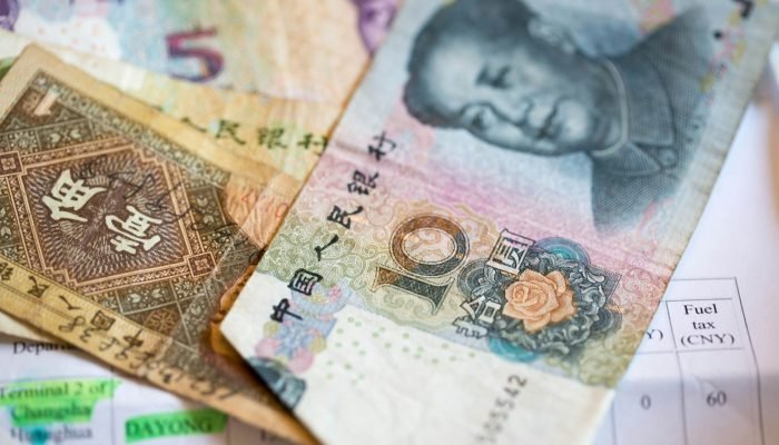 yuan-titulos.jpg