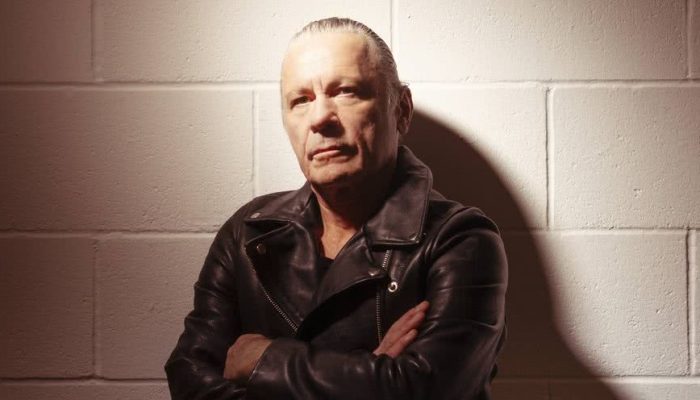 1756150333_bruce-dickinson-2025-foto-john-mcmurtrie_widelg.jpg 1756150333_bruce-dickinson-2025-foto-john-mcmurtrie_widelg.jpg